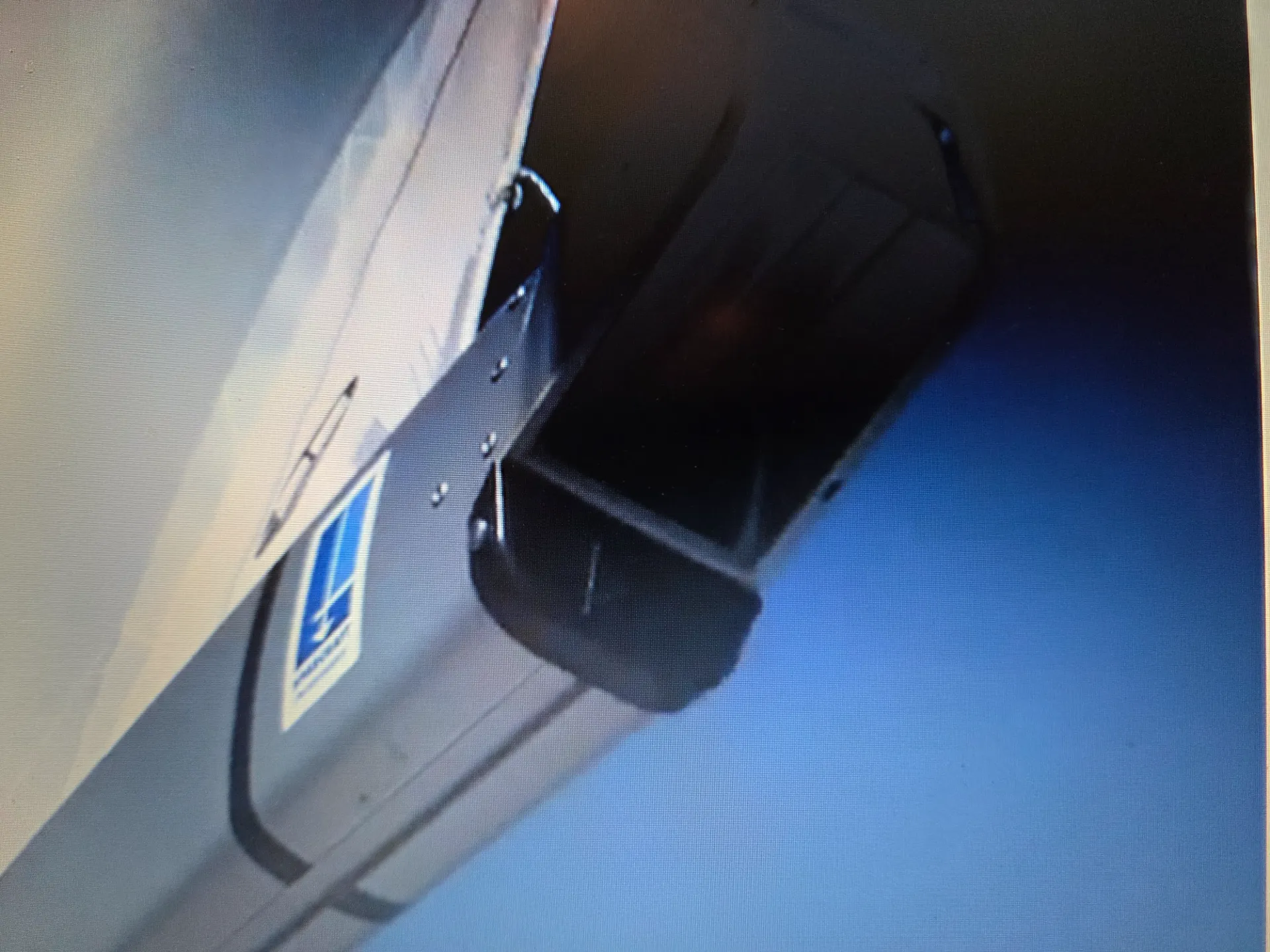 [37021008100] F810 Bom endeplugg