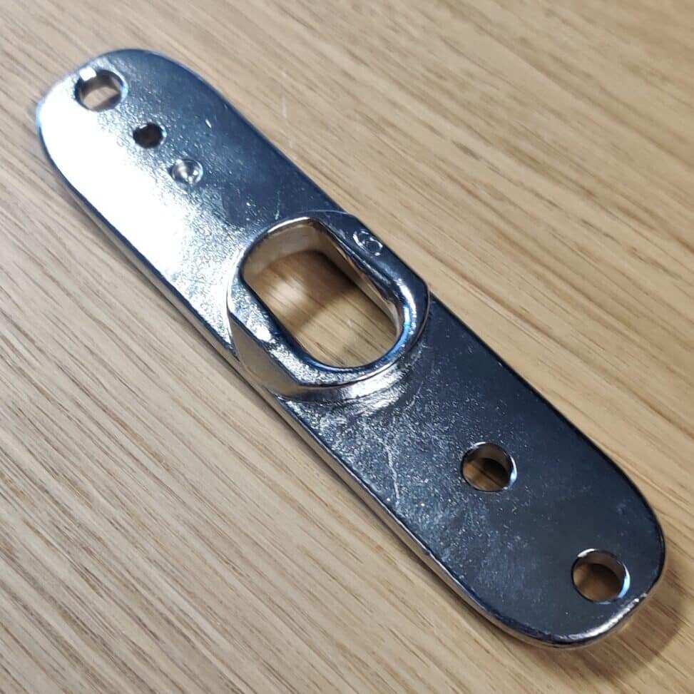 [507-600-01] Selden, Bakplate for T terminal - Ø6mm