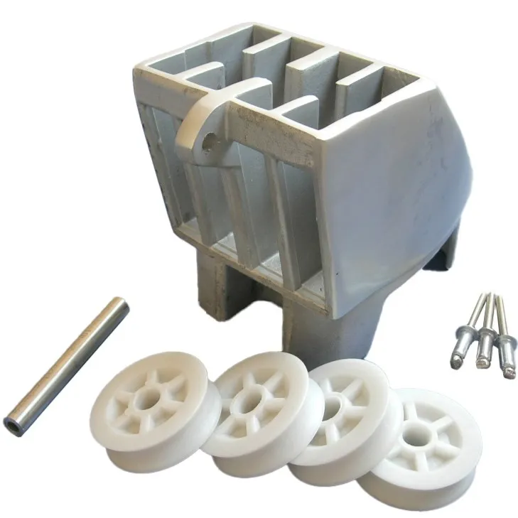 [37030002205] F220 Outboard boom end med 4 trinser